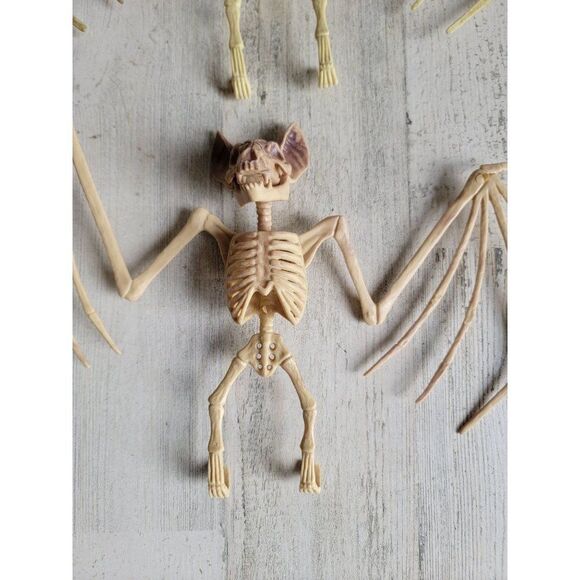 Greenbrier Halloween skeleton hanging bat set pop decor - Picture 3 of 11